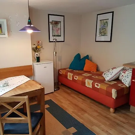 Heyne Comfortable Holiday home Weinboehla